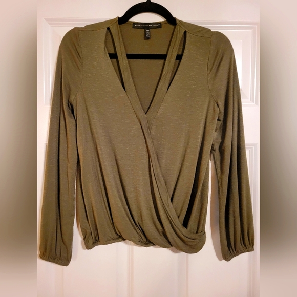 Whitehouse Blackmarket Cutout Top - Picture 1 of 4